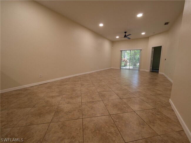 Building Photo - 8525 Tamara Ct