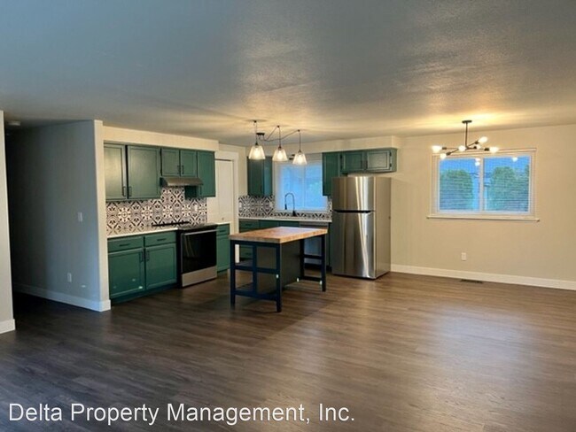 Foto del edificio - 3 br, 2 bath House - 131 75th ST SW