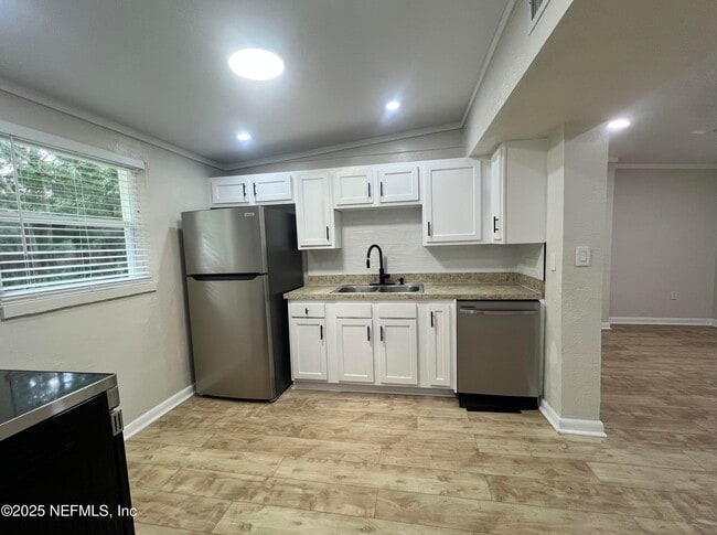 Foto del edificio - 10341 Agave Rd