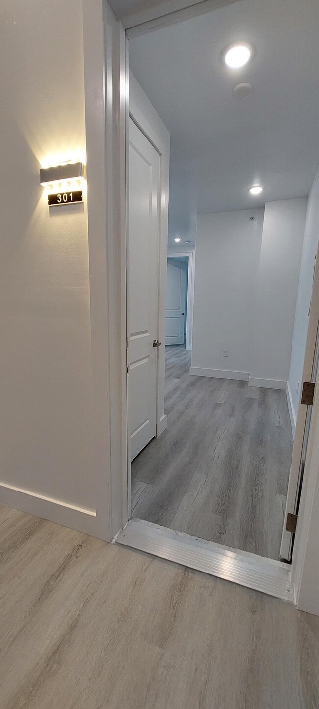 Photo - 273 Oak St Apartment