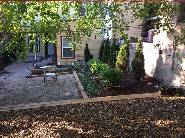 Patio interior - 3116 Brereton St
