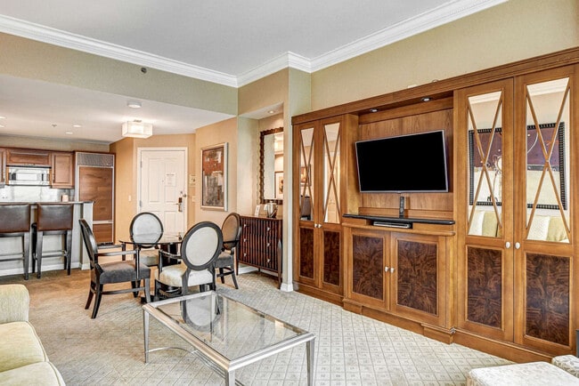 Building Photo - 135 E Harmon Ave