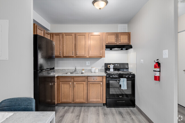 1HAB, 1BA - 558SF - 800 Southern Avenue Apartment Homes