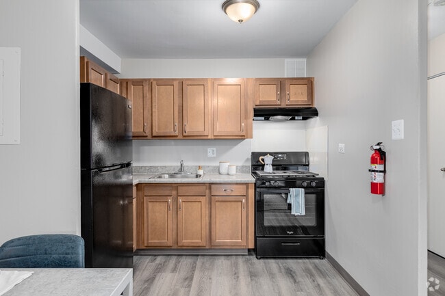 1BR, 1BA - 558SF - 800 Southern Avenue
