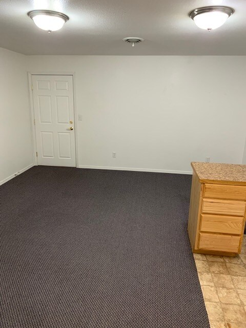 Building Photo - 798 Falls Ave