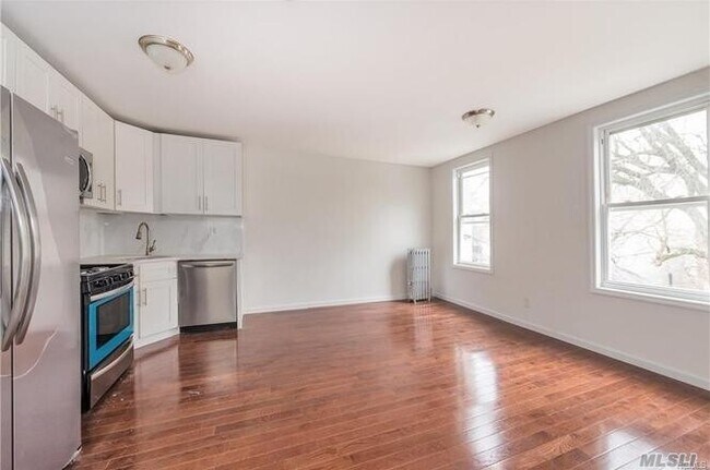 Foto del edificio - 725 Taylor Ave