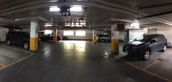Parking - 630 Av Sainte-Croix