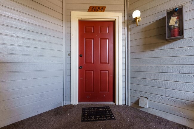 Building Photo - Beautiful Condo on Iguana – Now Available for Rent