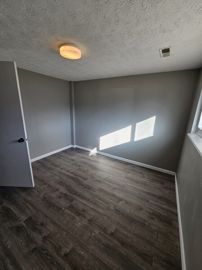 Foto del edificio - 13876 V St