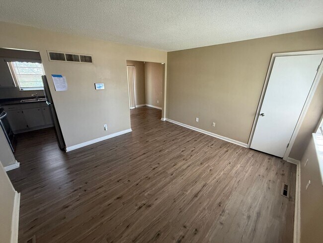 Foto del edificio - 3 BR/1BA | Newly Renovated Single Family Home| Gated backyard