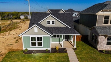 Building Photo - 302 Red Bird Ln