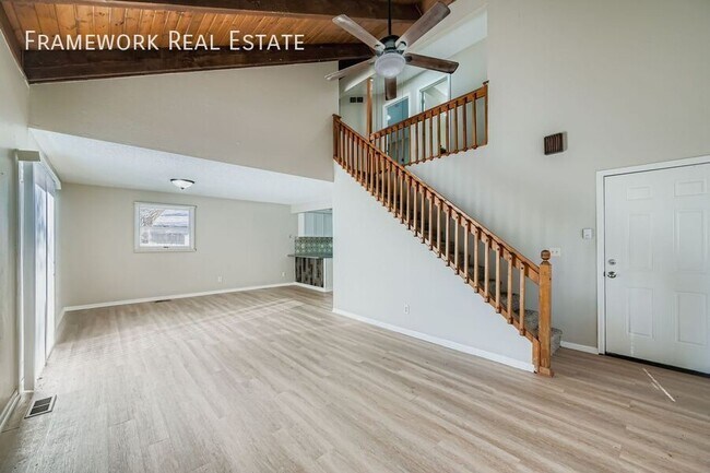 Foto del edificio - 143 E Longs Peak Ave