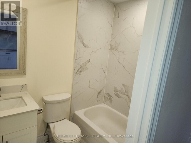 Building Photo - 5 Main St S