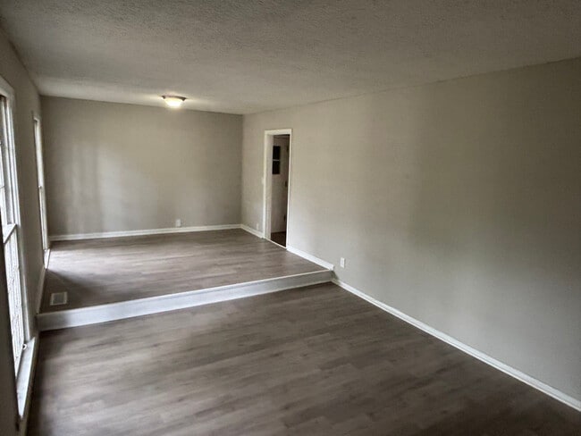 Building Photo - 3110 Delia Ln NW