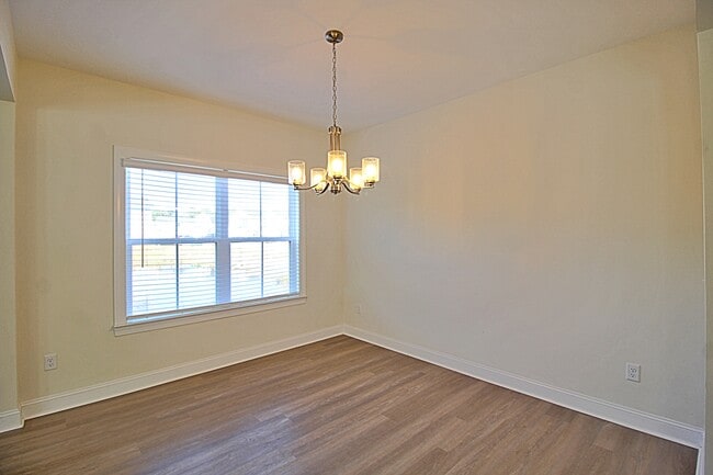 Building Photo - 151 Buckingham Dr