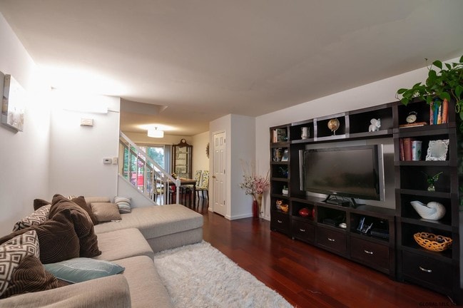 Building Photo - 27A Mapleridge Ave