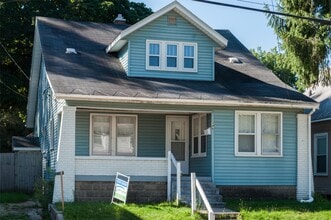 Building Photo - 346 Quimby St NE
