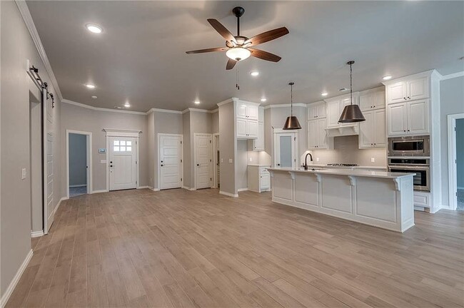 Building Photo - 7924 Mimosa Dr