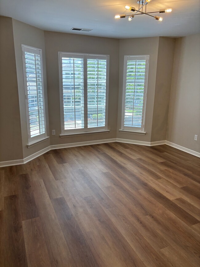 Foto del edificio - 623 Olmsted Park Pl