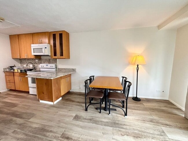 Building Photo - 1511 Nuuanu Ave