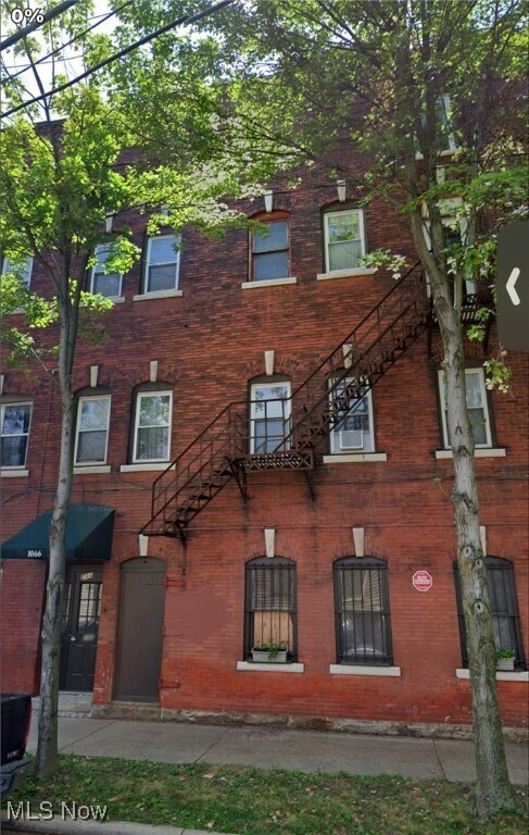 Foto principal - 1066 E 62nd St