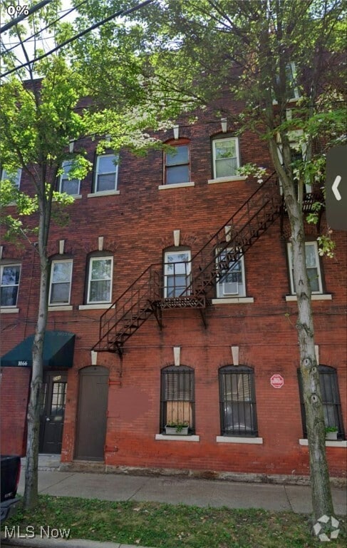 Building Photo - 1066 E 62nd St