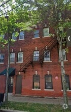 Building Photo - 1066 E 62nd St