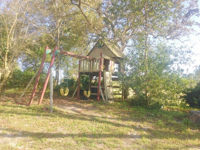 Building Photo - 1241 N Old Mill Dr
