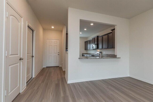 Building Photo - 20715 Nala Bear Dr