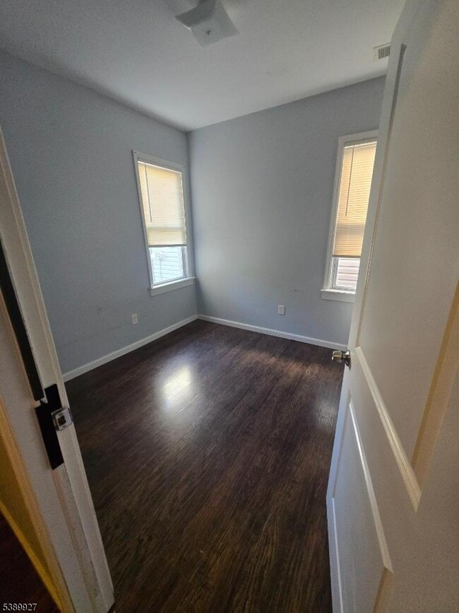Building Photo - 251 Ellis Ave