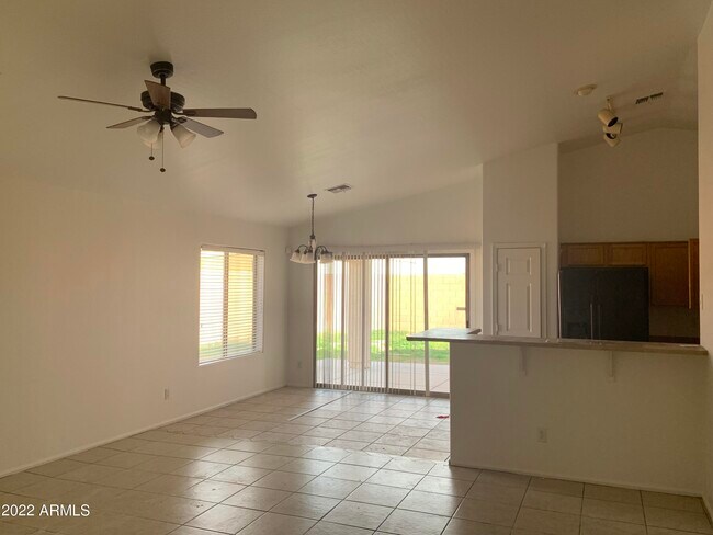 Foto del edificio - 1601 S 171st Dr