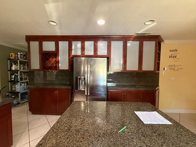 Foto del edificio - 942 Eaton Ave