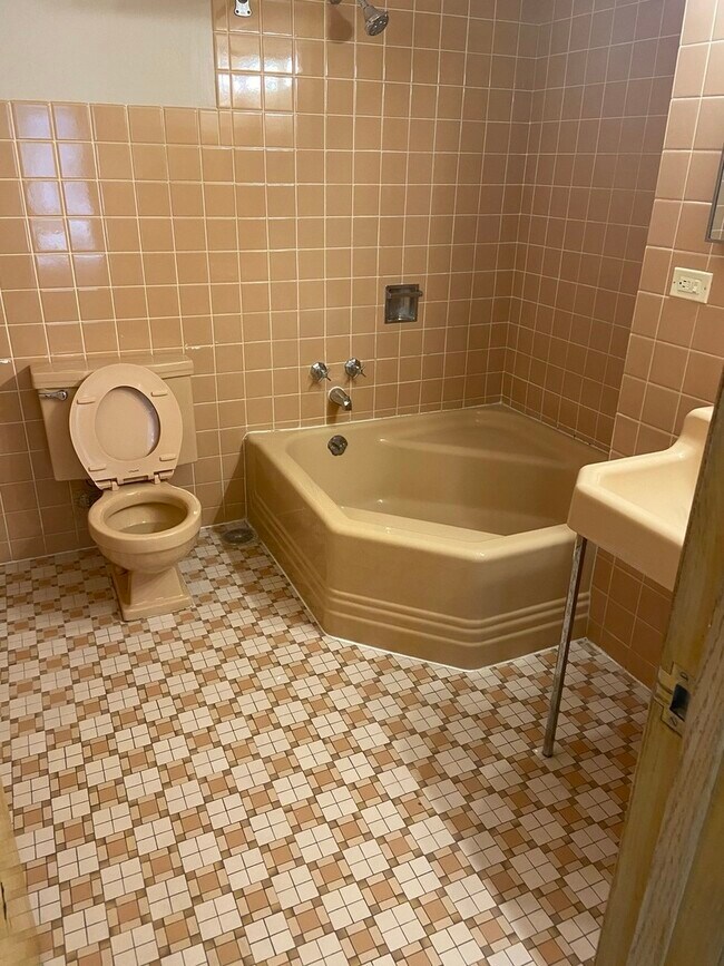 Foto del edificio - 1517 Bonnie Brae Pl