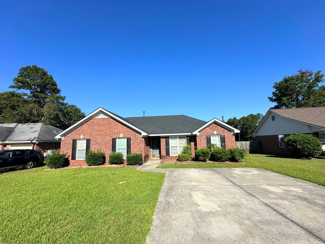 Primary Photo - 4303 Pineview Ln