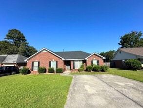 Building Photo - 4303 Pineview Ln