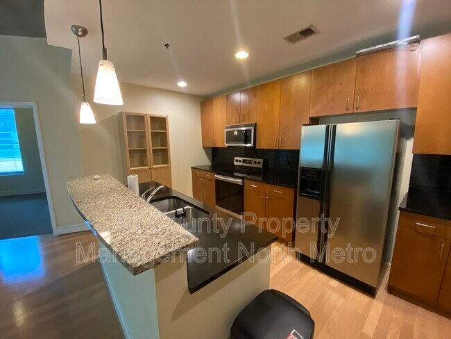 Foto del edificio - 950 W Peachtree St NW