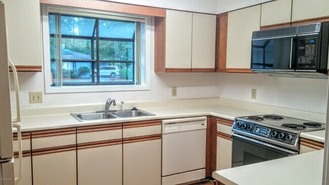 Foto del edificio - 6665 Tidewater Ln