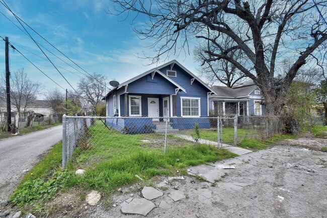 Building Photo - 104 Webb
