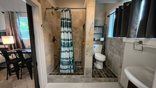 Building Photo - **Beautifully Furnished Private Studio – Captain Cook
