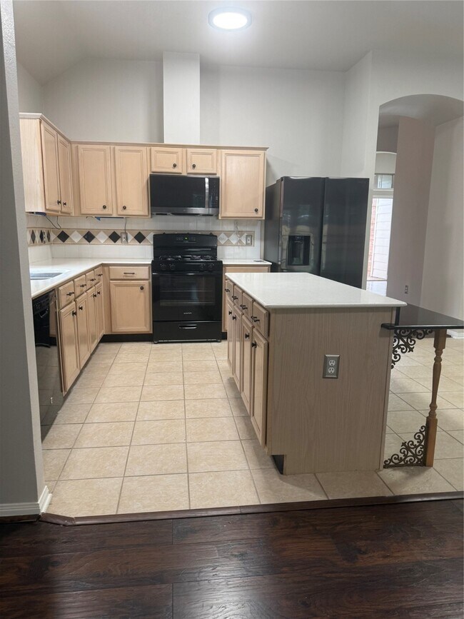 Building Photo - 18407 Maple Mill Dr