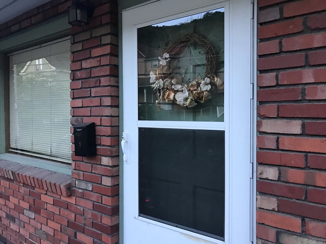 1111 1/2 Marshall St Unit 1111 1/2, McMechen, WV 26040 Apartment for