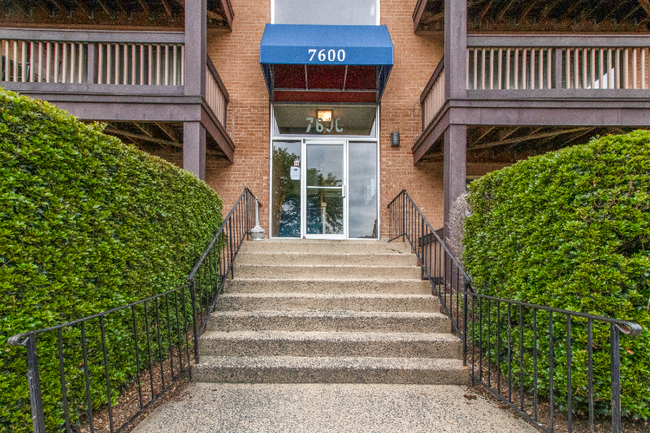 Foto del edificio - 7600 Savannah St