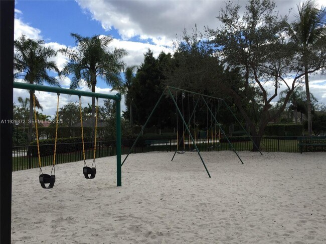 Foto del edificio - 815 Vista Meadows Dr