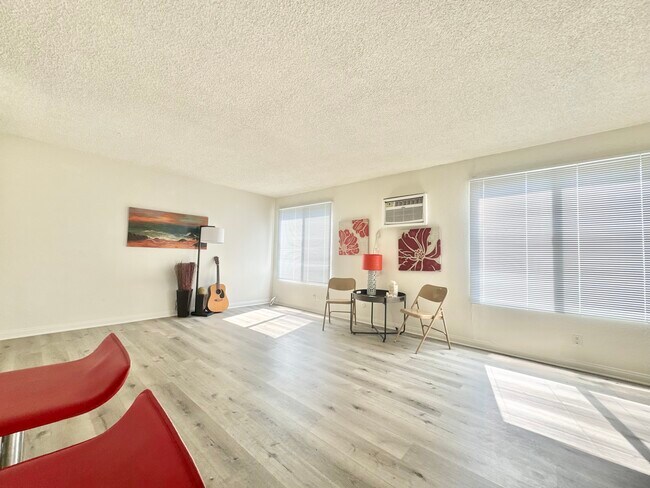 Foto del edificio - 18545 Burbank Blvd