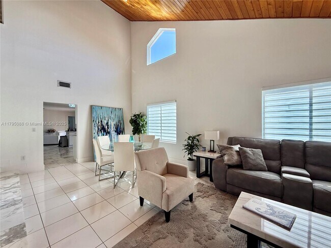 Foto del edificio - 10802 SW 142nd Ct