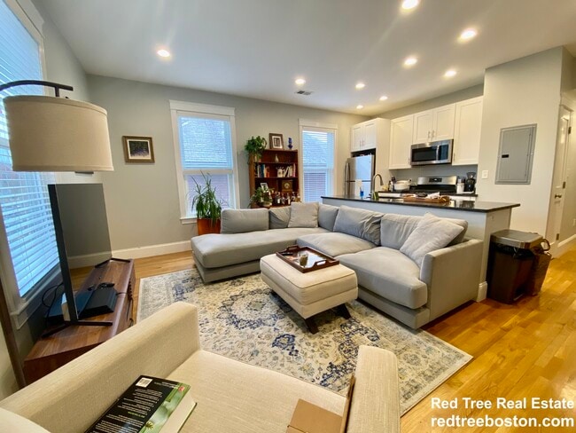 Building Photo - 405 S Huntington Ave