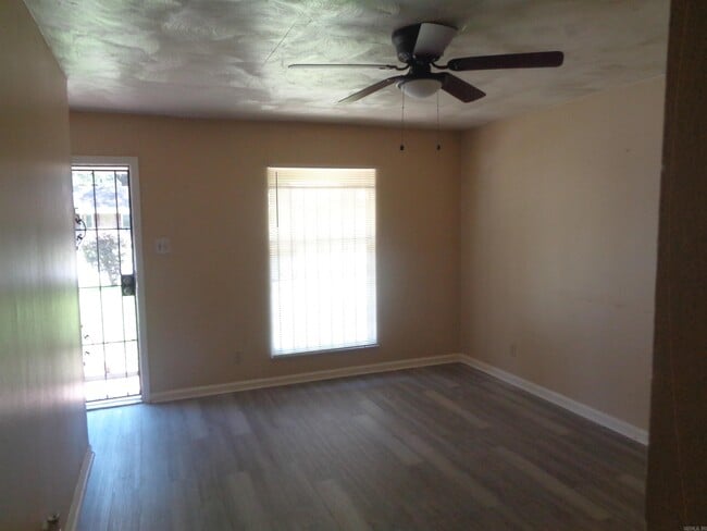 Building Photo - 7712 Impala Dr