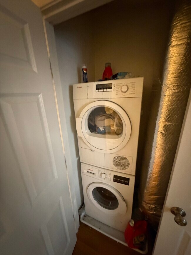 Foto del edificio - 1029 Tremont St