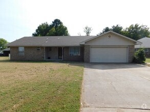 Building Photo - 7800 Meadow Dr