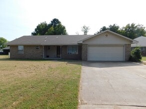 Building Photo - 7800 Meadow Dr